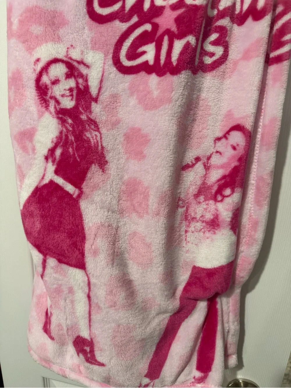 Disney Pink & Dark Pink Cheetah Girls Plush Throw Blanket